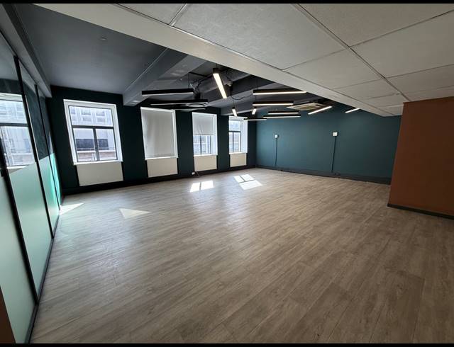 168M² BUILDING TO LET IN CAPE TOWN CITY CENTRE